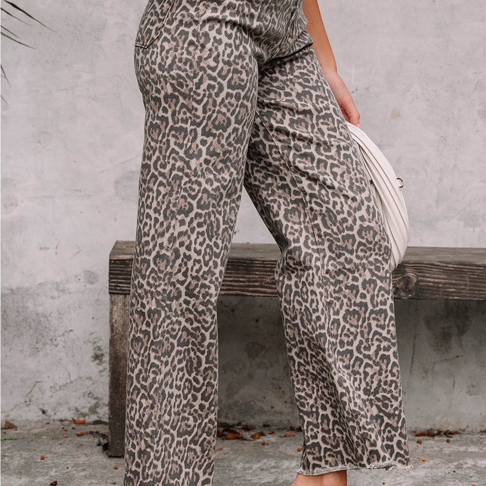 Leopard Print Wide-Leg Pants - Picture 4 of 5
